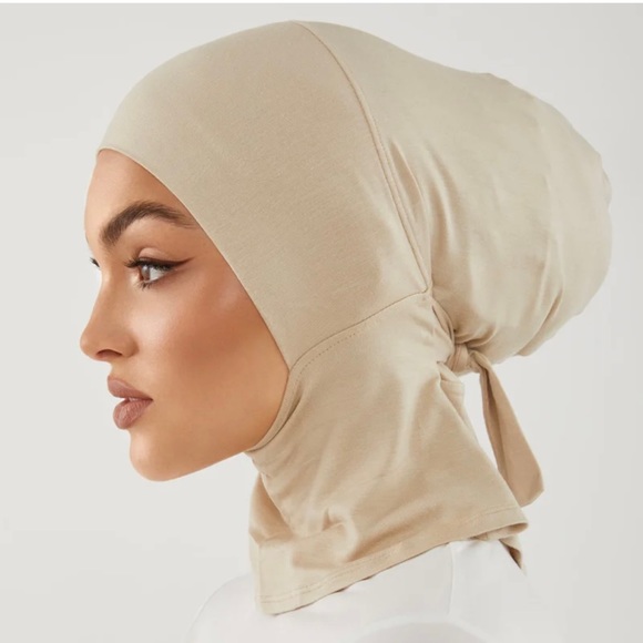 Zahraa The Label Mia Mini Neck Cover in Nude - Picture 3 of 9